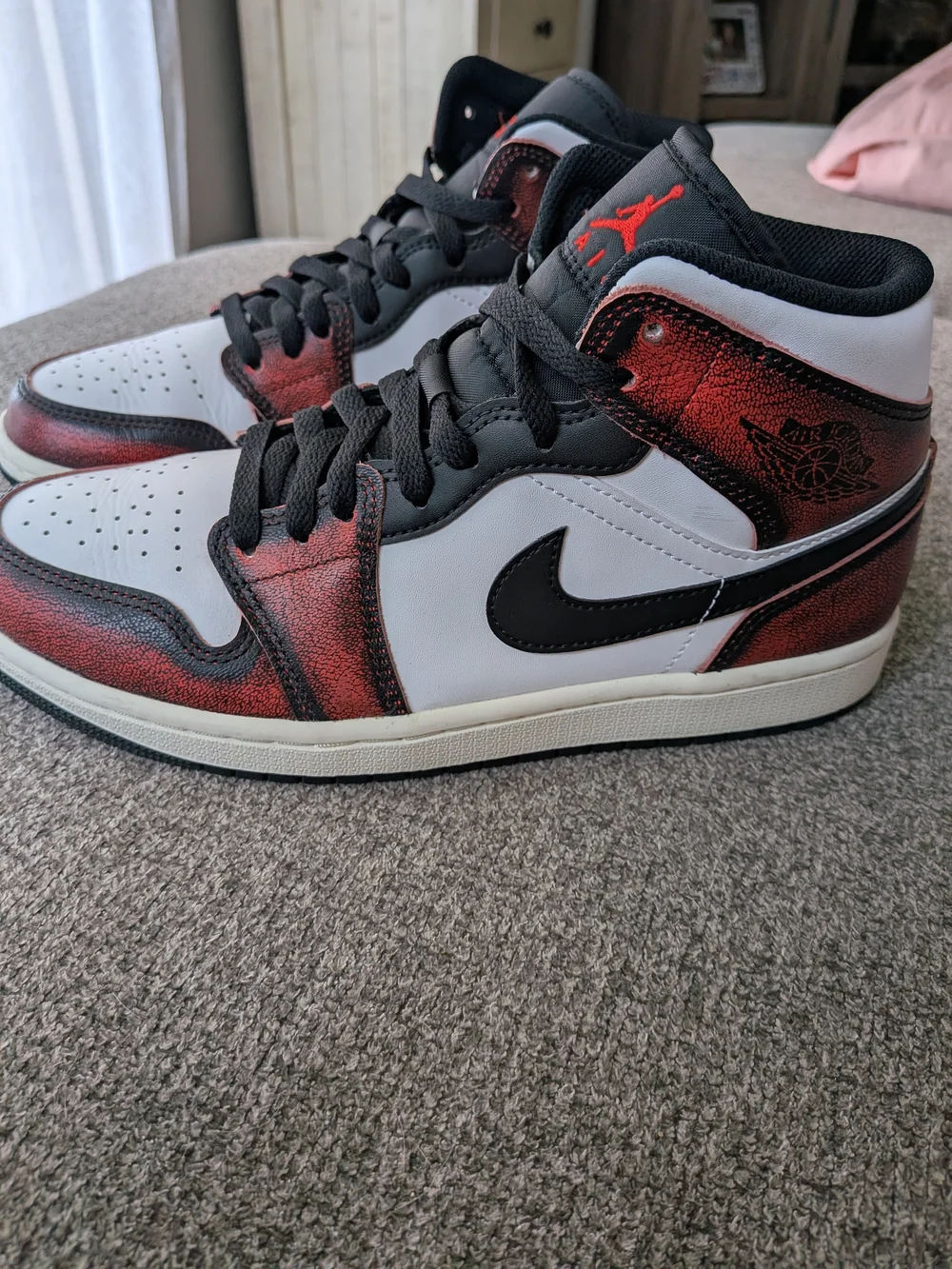 Nike Air Jordan 1 Mid SE 